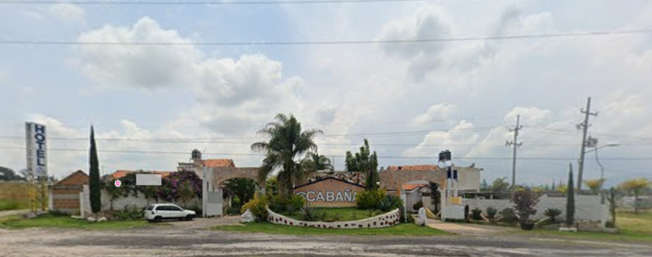 El hotel visto desde la carretera